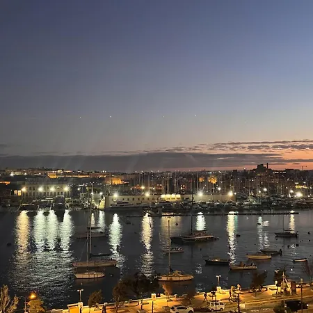 Rosewood Port View - شقة